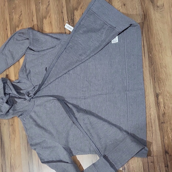 AMAZON ESSENTIALS Gray Lightweight French Terry Full-Zip Hooded Sweatshirt - Picture 6 of 11